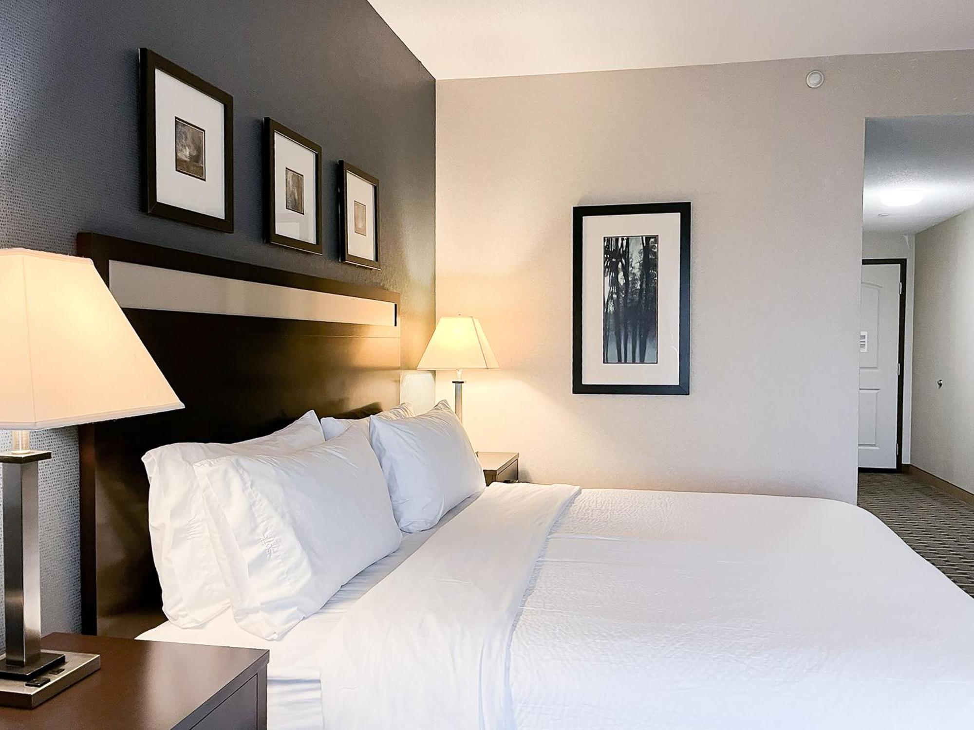 Express & Peoria Area By Ihg Hotel Morton