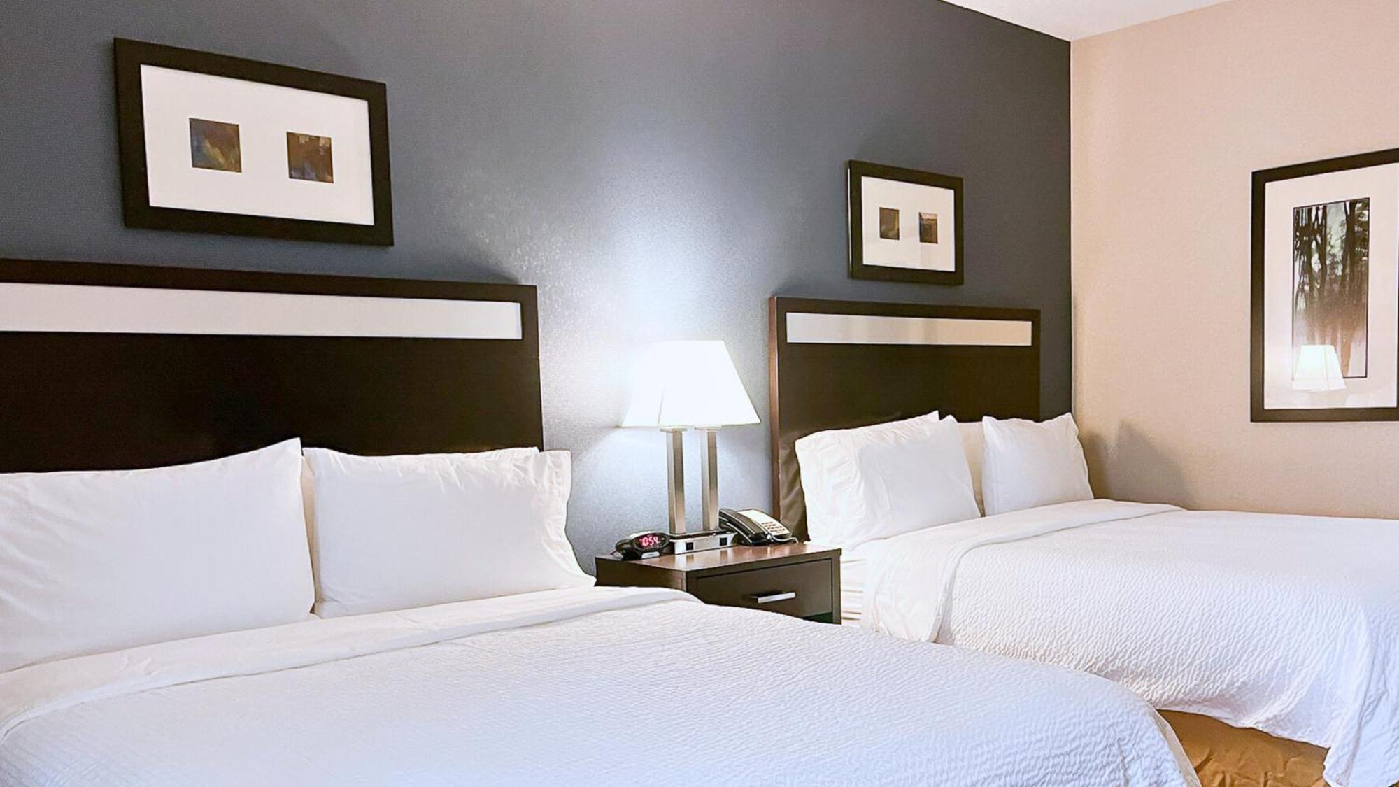 Express & Peoria Area By Ihg Hotel 3*