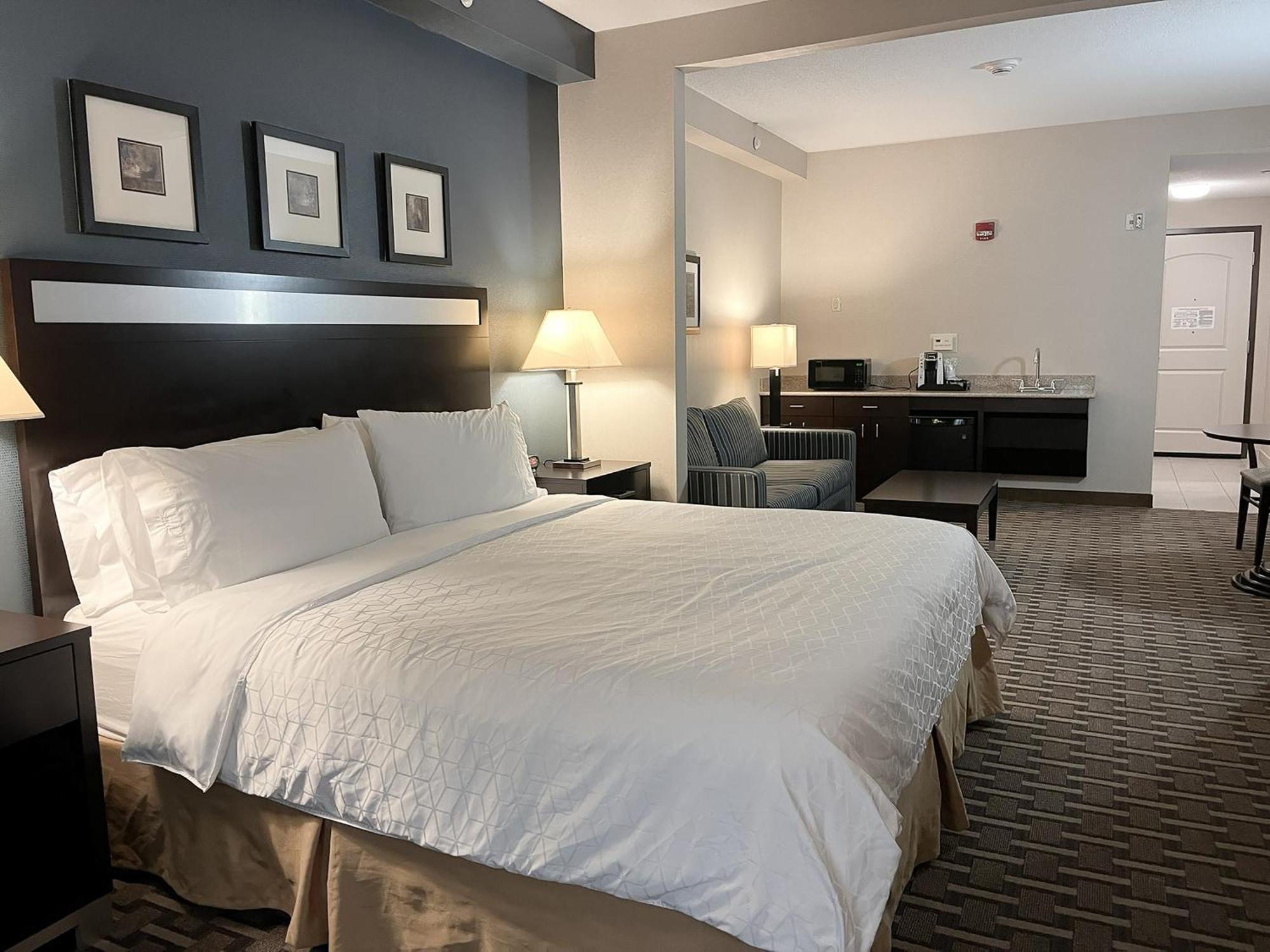Express & Peoria Area By Ihg Morton