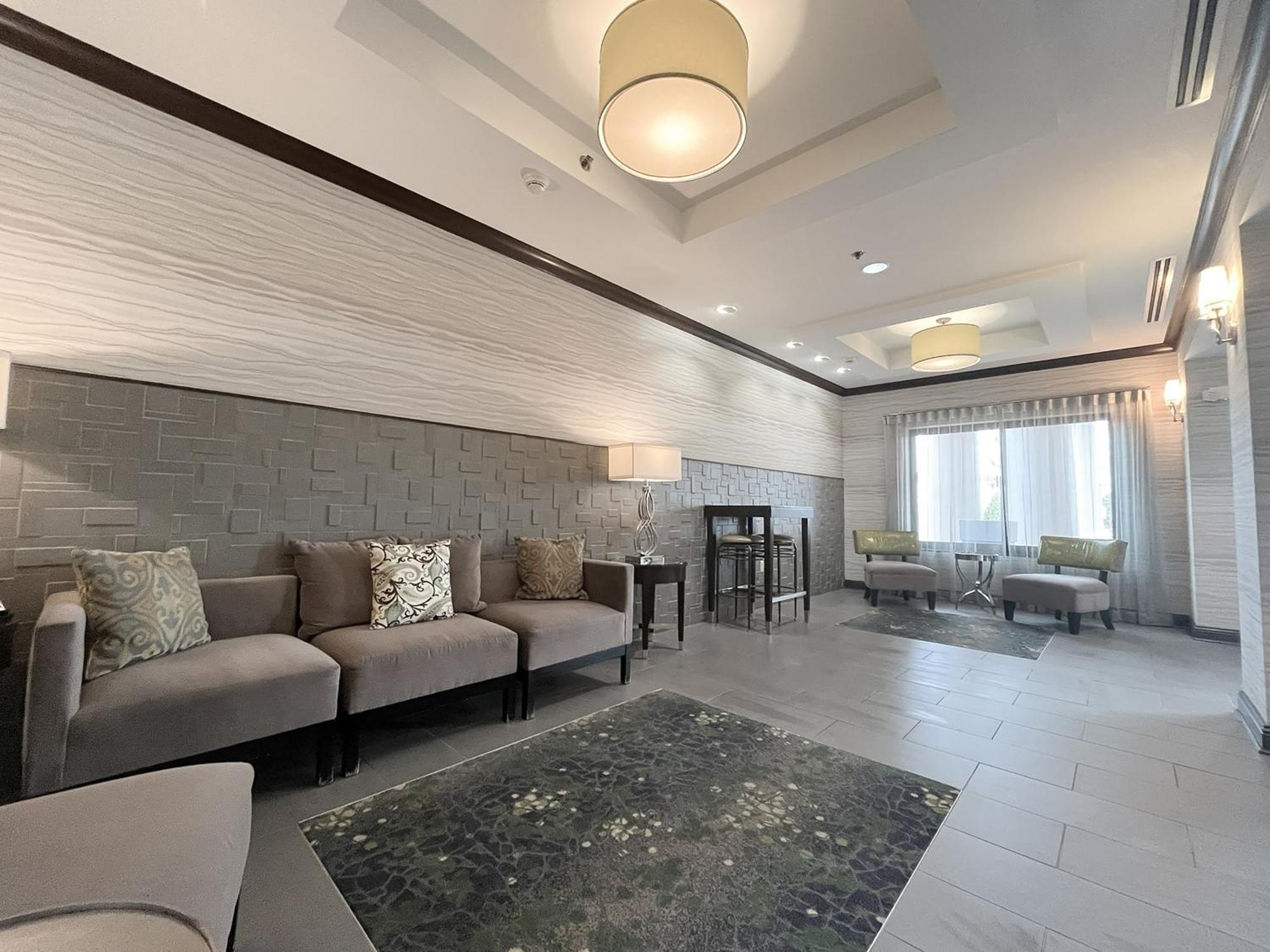 Hotel Express & Peoria Area By Ihg 3*