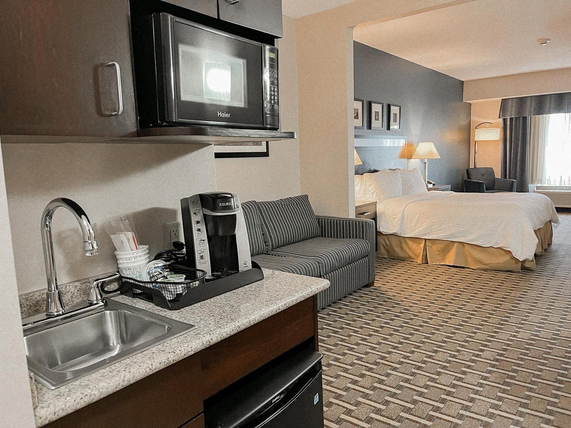 Express & Peoria Area By Ihg Hotel Morton