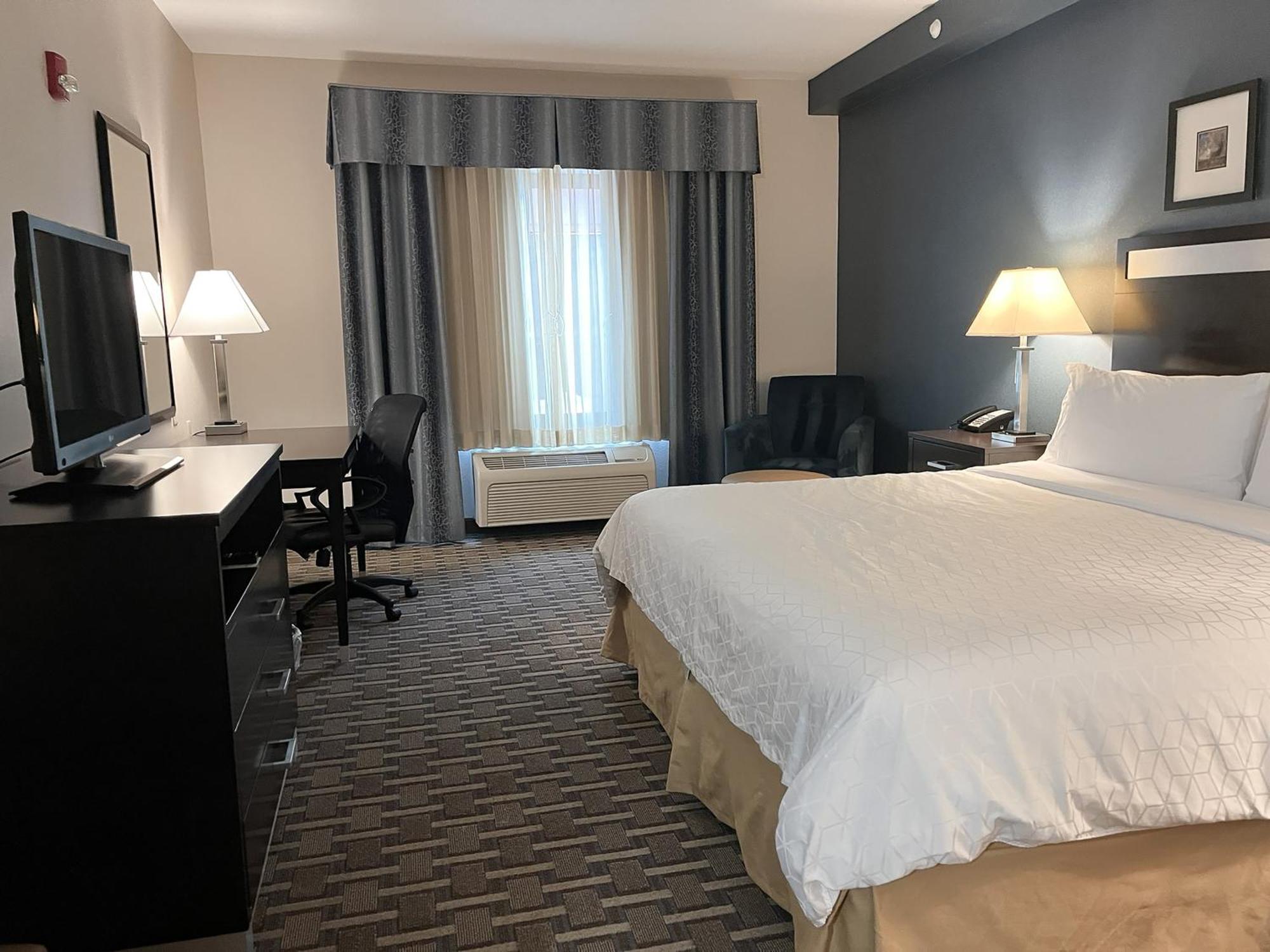 Hotel Express & Peoria Area By Ihg Morton