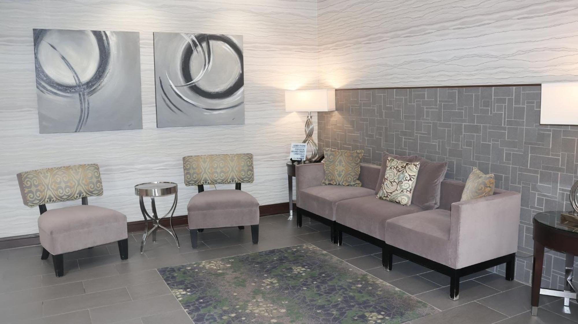Express & Peoria Area By Ihg 3*