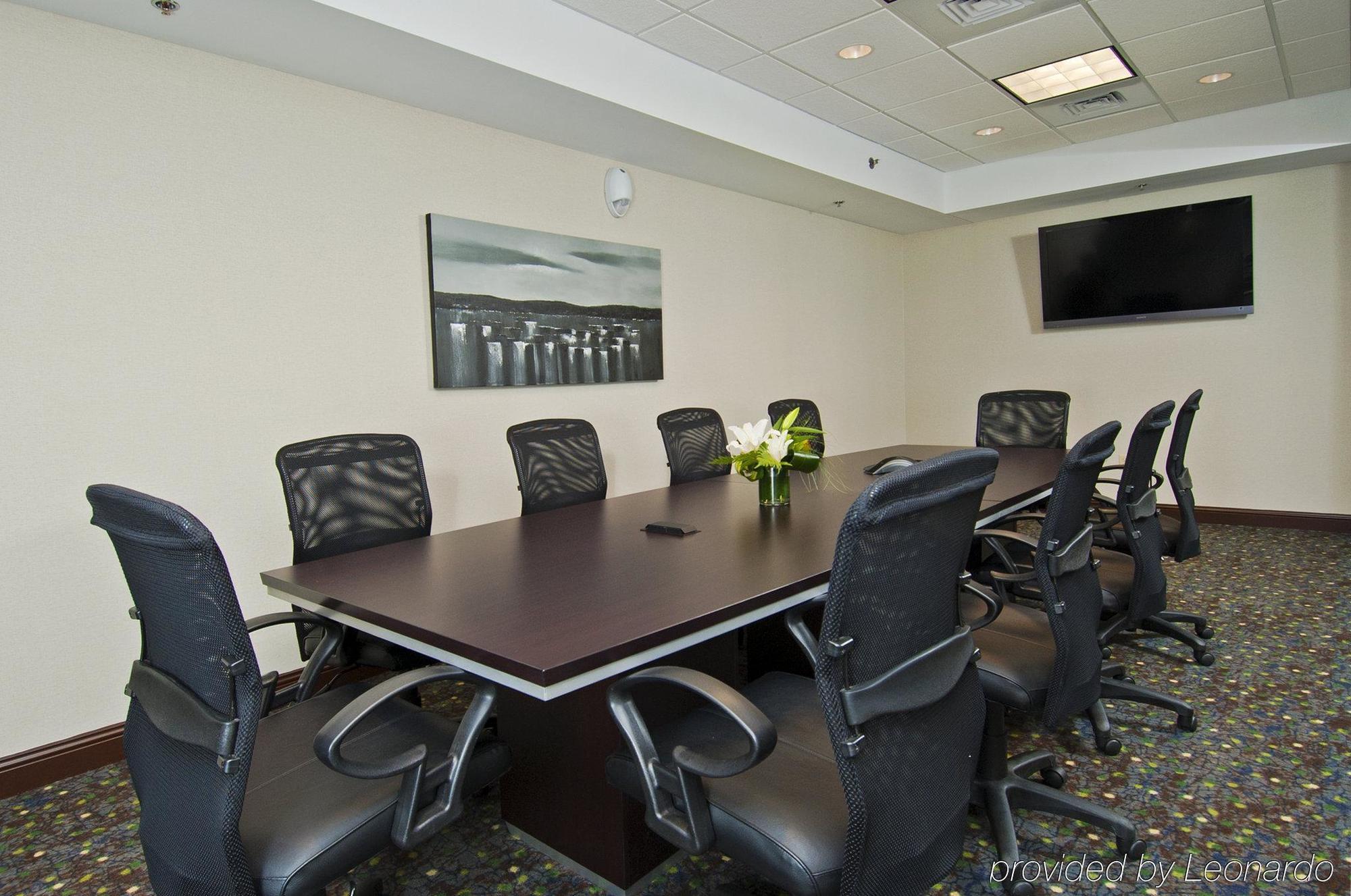 Express & Peoria Area By Ihg 3*