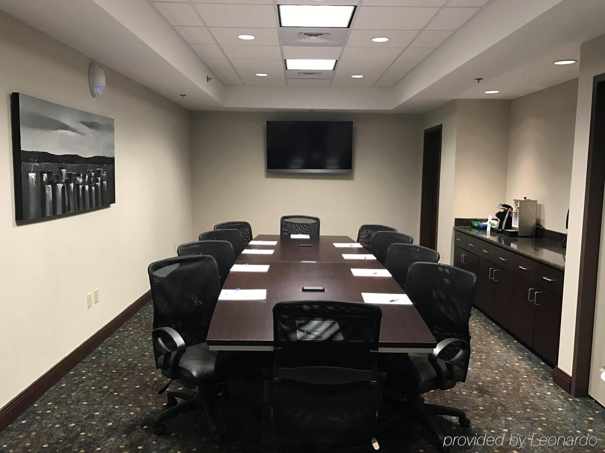 Express & Peoria Area By Ihg Hotel
