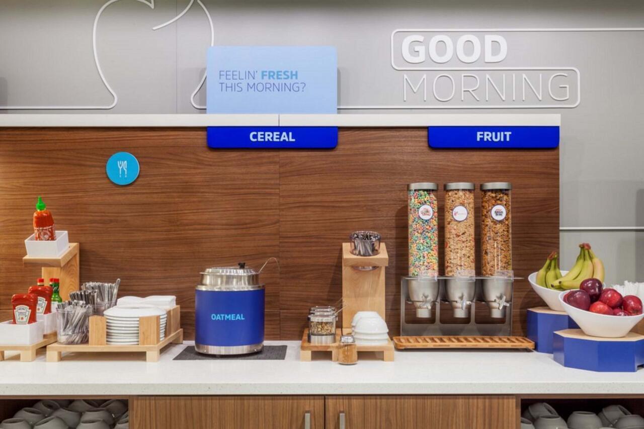 Hotel Express & Peoria Area By Ihg