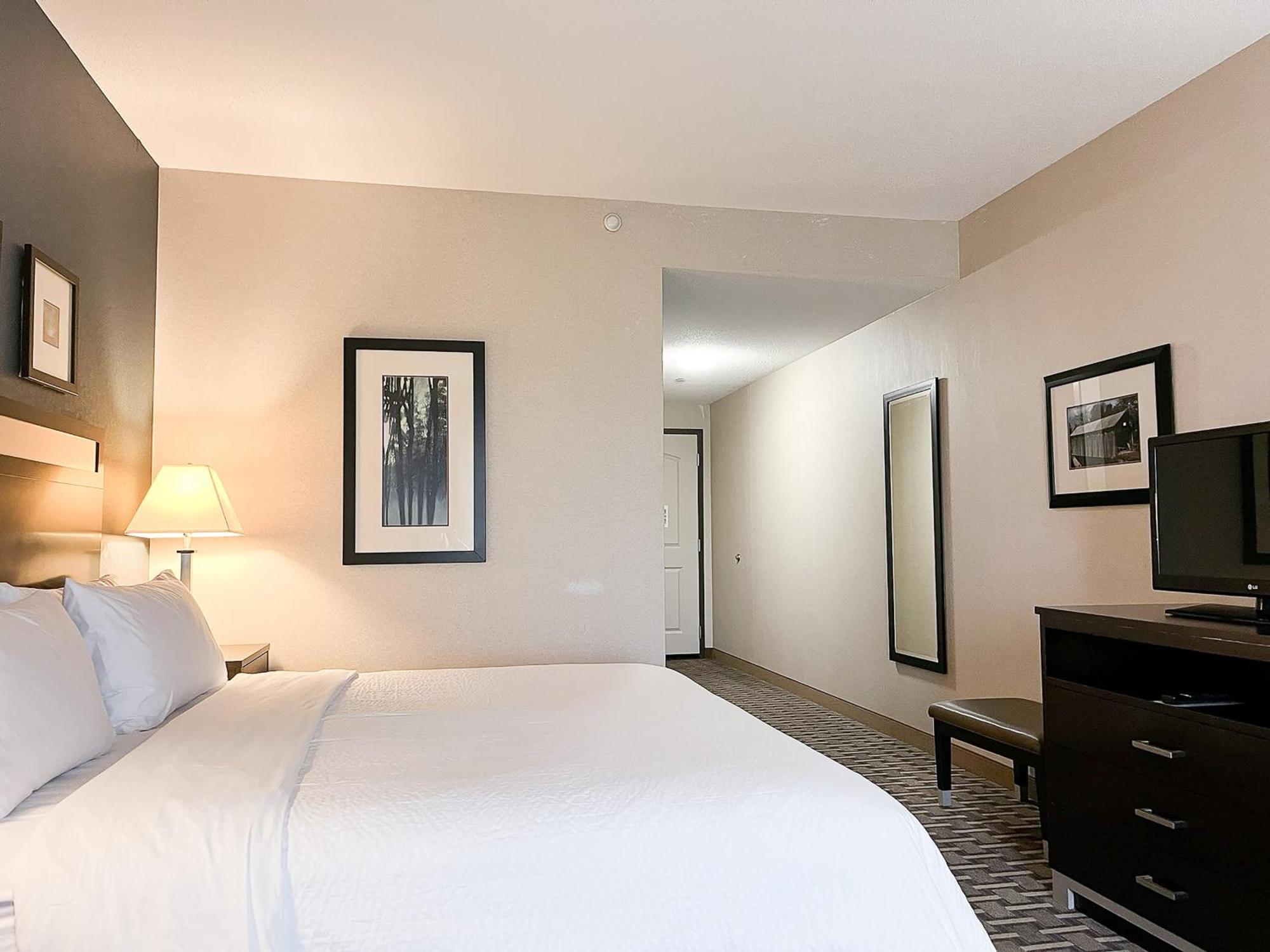 Express & Peoria Area By Ihg Morton